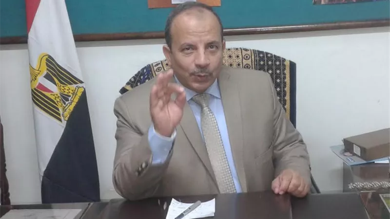 وكيل وزارة التعليم بقنا يحذر من إساءة استخدام خطوط السير