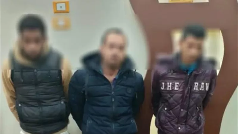 القبض علي الشياطين بالاسماعيلية.. سرقوا الفرارجى واستولوا علي السيارة والايراد