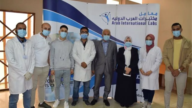 الجامعة المصرية الروسية تجرى تحليلاً لطلاب الأسنان قبل التعامل مع المرضى فى العيادات.. بالصور