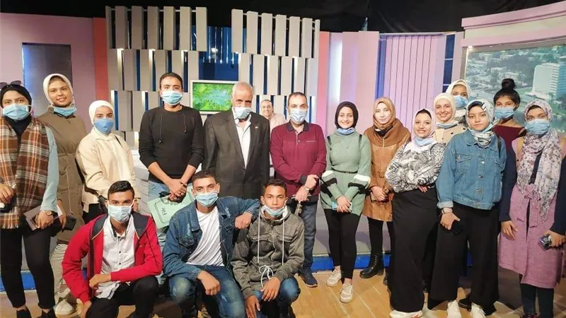 دورة تدريبية لطلاب كلية الاعلام وتكنولوجيا الاتصال بالقناة الخامسة
