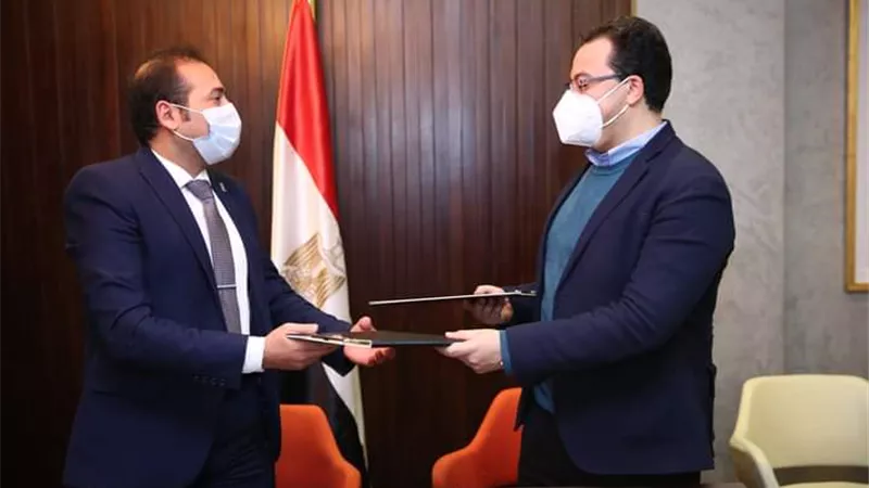 توقيع اتفاقية شراكة بين المجموعة الوطنية فيكسد سوليوشنز والشركة المصرية للخدمات المجتمعية 