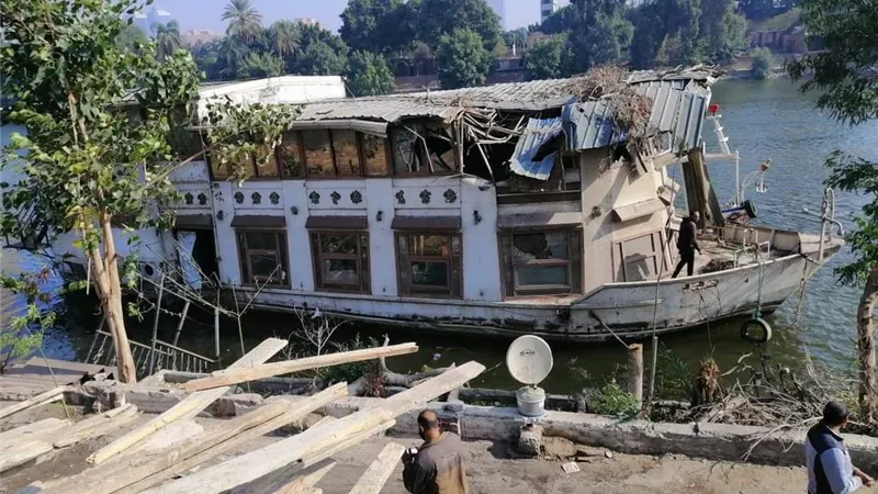 محافظ الجيزة :سحب عائمات نيلية غير مرخصة تحجب رؤية النيل