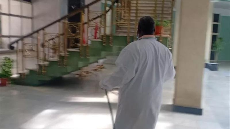 الطب البيطري بقنا يدشن حملة تعقيم موسعة لمواجهة الموجة الثانية لكورونا