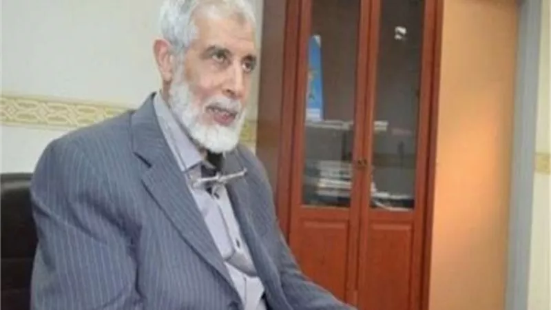 غدا .. محاكمة الإرهابي محمود عزت في احداث مكتب الإرشاد