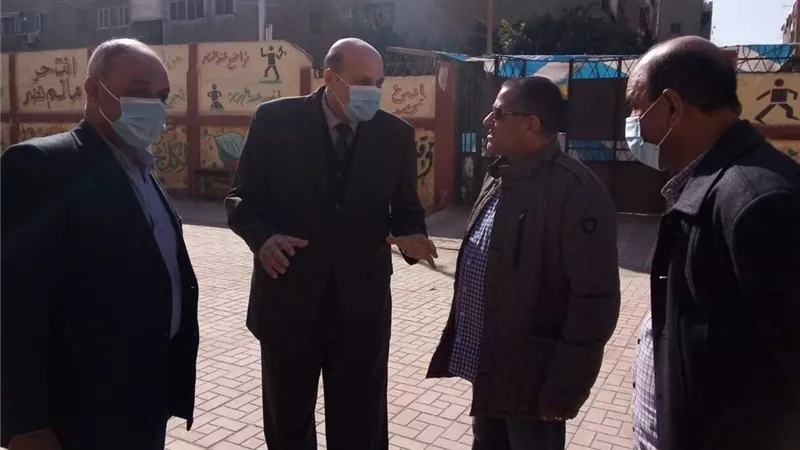 وكيل التعليم بالقليوبية يتابع الدراسة واستعدادات الإعادة بانتخابات 