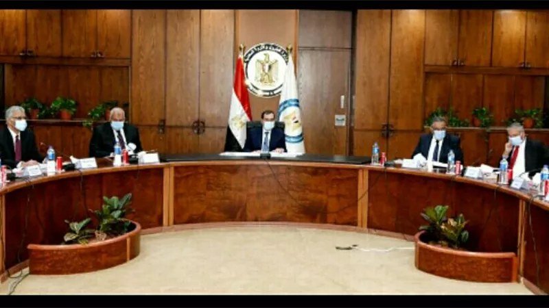 إطلاق أول شركة للصناعات الفوسفاتية بنظام المناطق الحرة الخاصة بالوادى الجديد