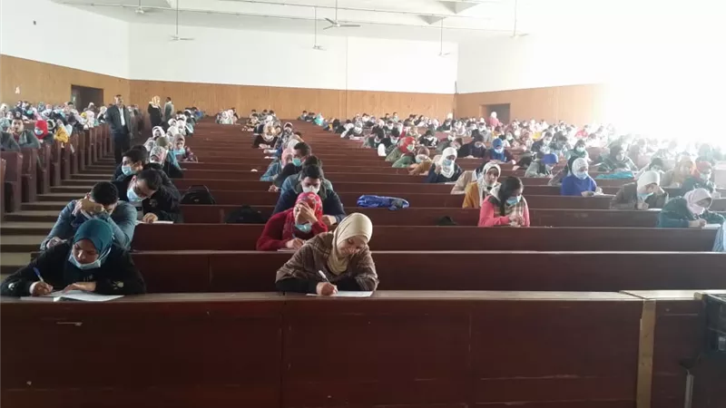 عميد تكنولوجيا وتنمية يتابع إمتحانات منتصف الفصل الدراسي الأول بجامعة الزقازيق