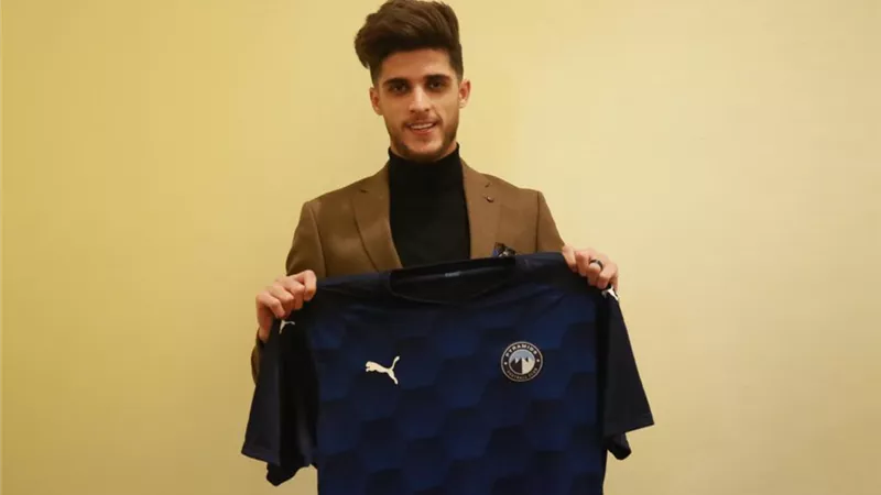 رسمياً .. بيراميدز يعلن تعاقده مع أحمد الشيخ