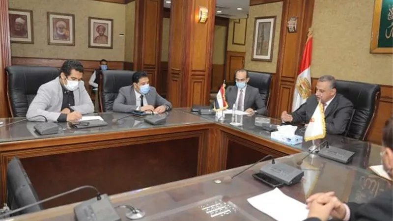 محافظ سوهاج يترأس الاجتماع الدوري للجنة مراجعة تراخيص أعمال البناء