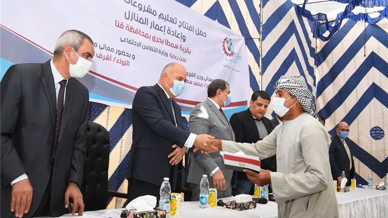 إعمار ٣٠ منزل وتسليم ٣٠ مركب صيد و ٢٥ عقد توصيل مياه للأسر الأكثر احتياجا بقرية السمطا بحرى