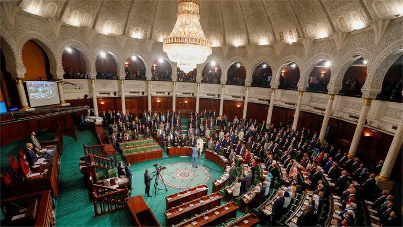 البرلمان التونسي يدين واقعة العنف ضد أحد النواب