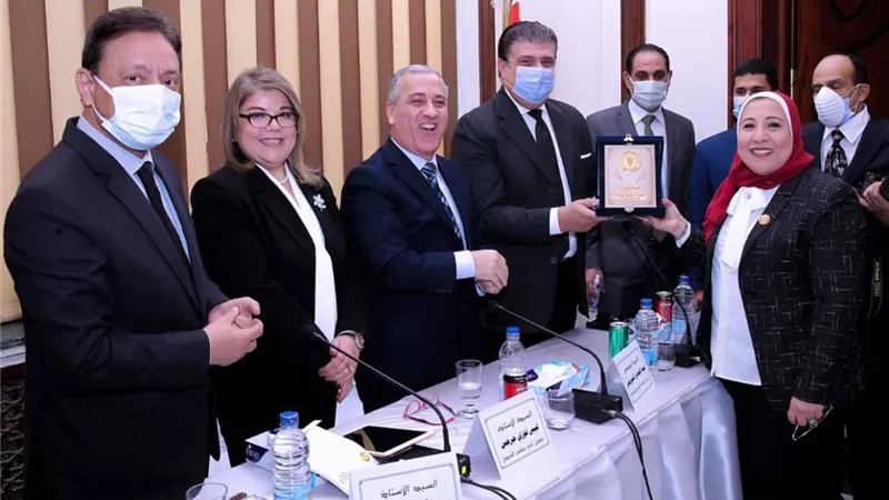 حسين زين يشارك بحفل تكريم الصحفيين والإعلاميين أعضاء مجلس الشيوخ