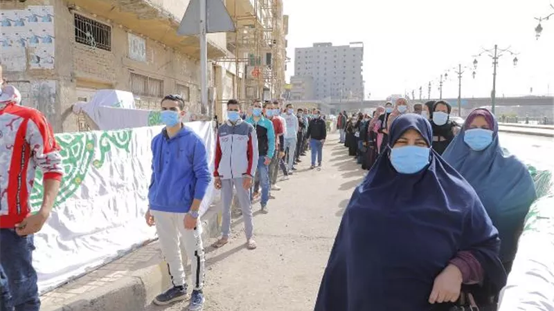 اقبال الناخبين على مراكز الاقتراع للإدلاء بأصواتهم فى جولة الإعادة لانتخابات النواب بدمياط .صور