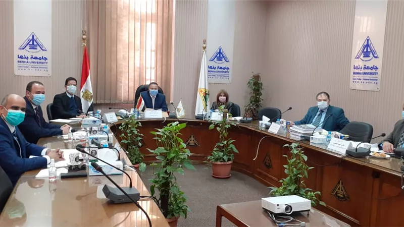 جامعة بنها تستقبل المتقدمين للوظائف القيادية