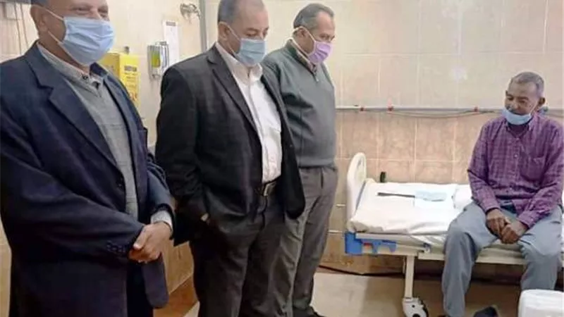 مدير التأمين الصحى يتفقد مرضى المركز الطبى بالحى التاسع ومستشفى العاشر