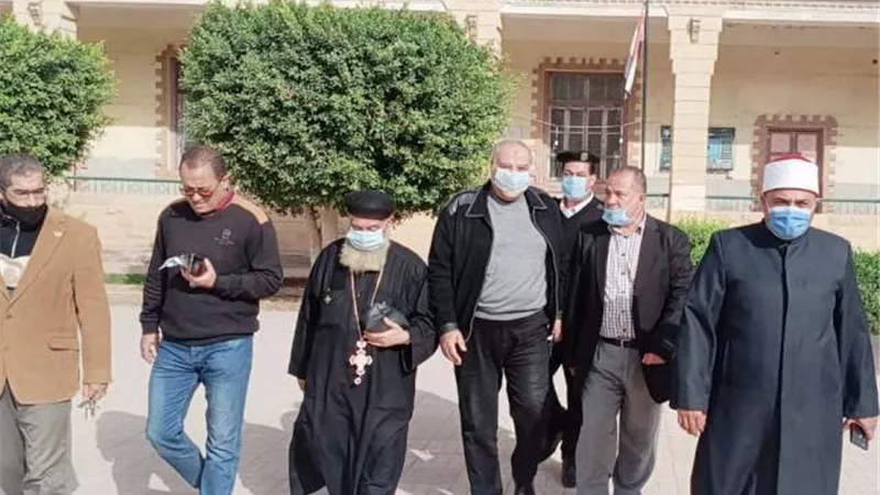 رجال الدين الإسلامى والمسيحى يد واحدة فى الشرقية.. بالصور