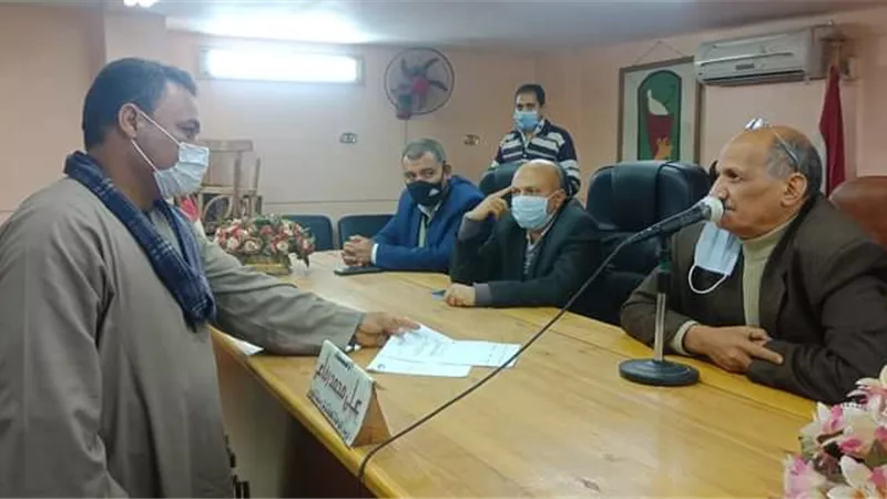 رئيس مدينة طهطا بسوهاج يعقد لقاء جماهيري لتلبية طلبات المواطنين