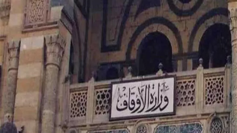 الأوقاف عن إغلاق المساجد: من سلطة الأئمة.. ونطالب بالالتزام بالإجراءات الاحترازية.. فيديو
