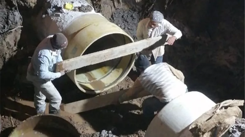 مياه قنا: الانتهاء من إصلاح كسر خط رئيسى بقرية الرحيبات بمركز أبوتشت
