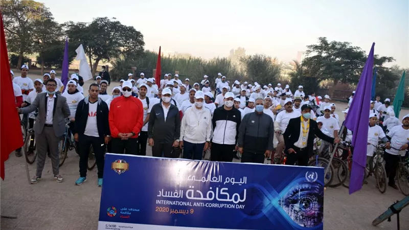 المحافظ ورئيس الرقابة الإدارية بالقليوبية يشاركان بماراثون الدراجات