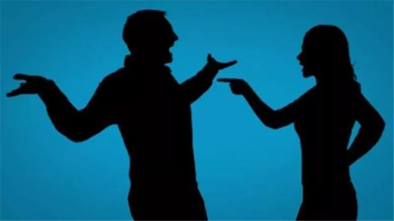 بسبب الزواج مبكرا.. النيابة تأمر بحبس الزوج البالغ 17 عاما بعد انتحار زوجته ذات الـ15 ربيعا