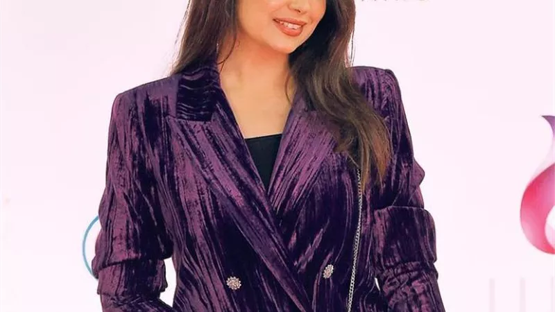 شاهد .. هبه مجدى تتألق بإطلالة كلاسيكية فى أحدث ظهور لها