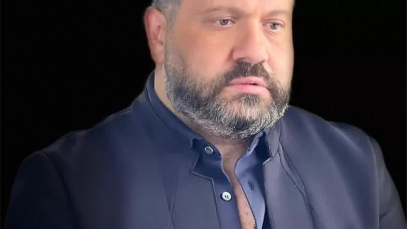 شاهد .. إدوارد يروج لـ 