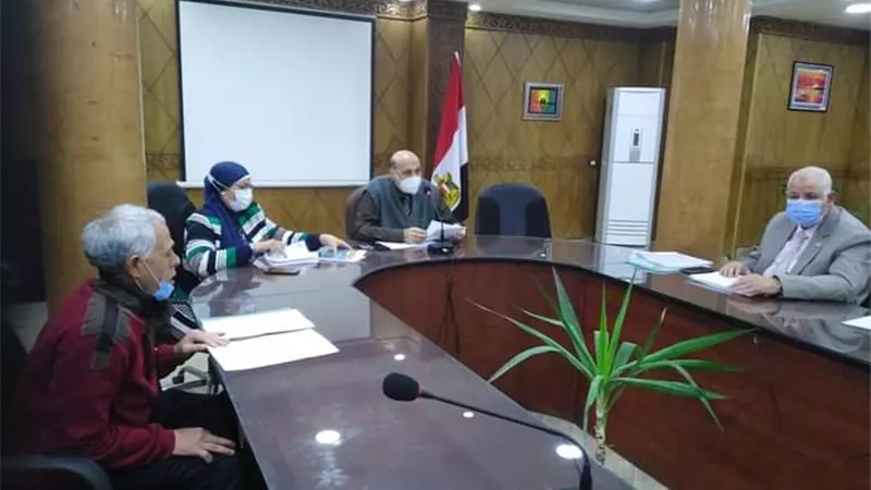 تعليم القليوبية يناقش الخطة الإستثمارية وأعمال الصيانة والتطوير