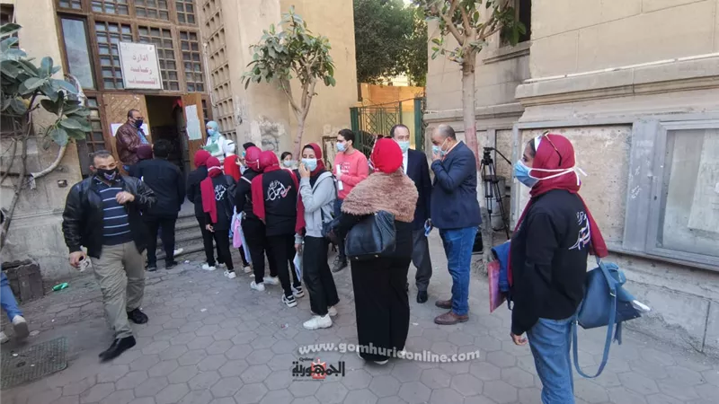 طلاب اسرة من اجل مصر يسحبون استمارات الترشح للانتخابات الطلابية