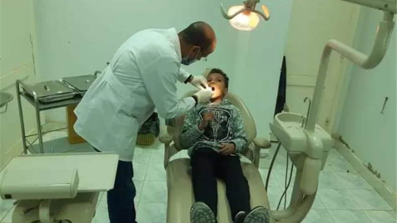 توقع الكشف الطبى على 800 مواطن فى قريتين بالوادى الجديد.صور