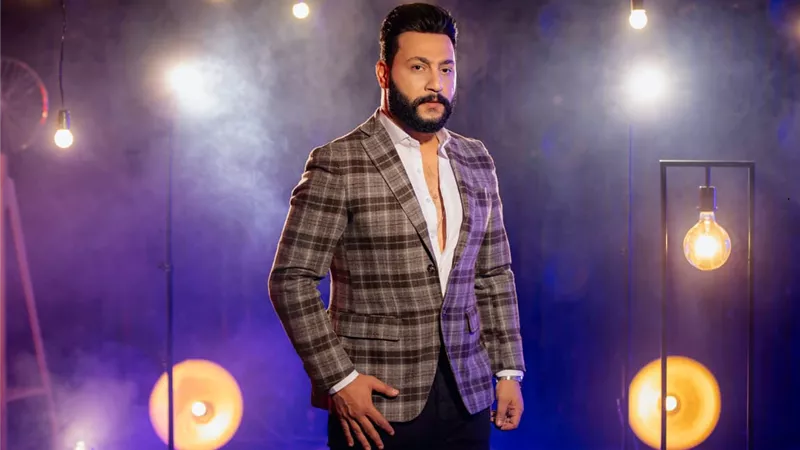 محمد عابدين يعلن تأجيل أغنيته 