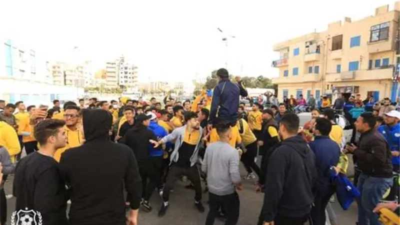 جماهير الإسماعيلي تشعل حماس اللاعبين قبل لقاء المصري.صور