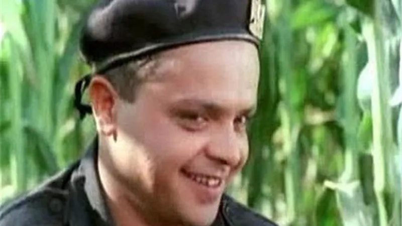 بعد 17 عاما.. هنيدي يحل أحد الألغاز التي حيرت الجمهور