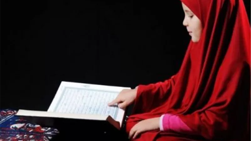 ينفع اقرأ القرآن أو أقول أذكار الصباح والمساء بلبس البيت وشعرى مكشوف؟