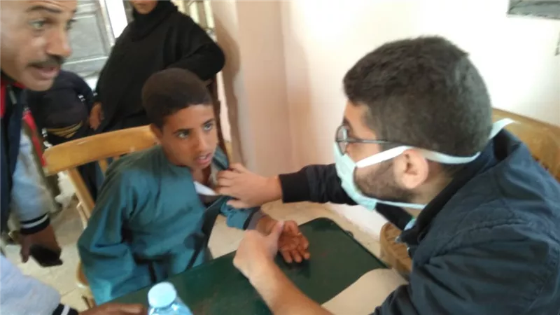 مناظرة 383 حالة بقافلة جنوب الوادى الطبية بقرية العركى بفرشوط