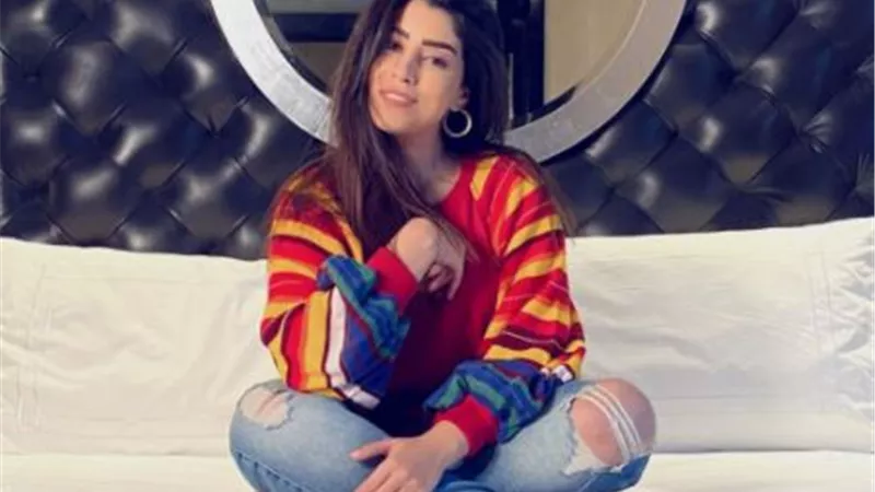 ايتن عامر تخطف الانظار باطلالة كاجوال.. صورة