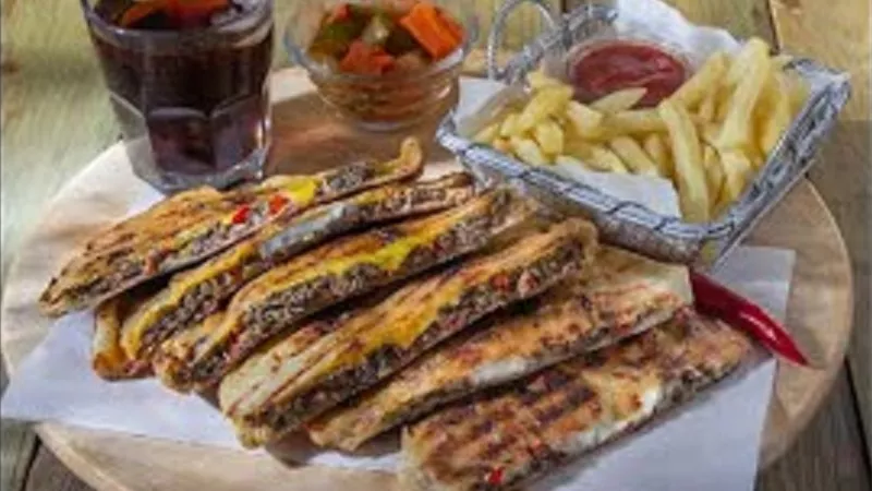 حواوشى مصري بس مدلع بالجبنة بالفيديو لعاطف سعد