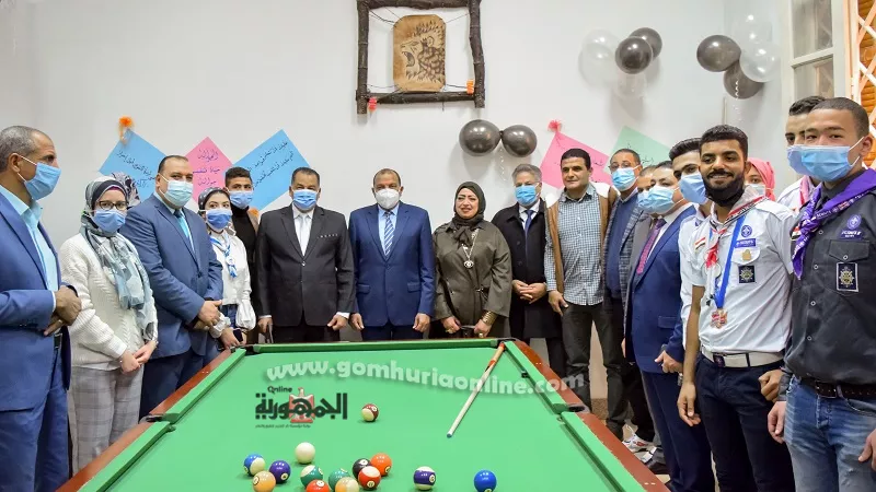 رئيس جامعة بنى سويف يفتتح صالة الألعاب بكلية الآداب