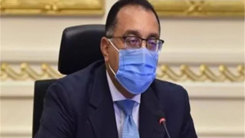 مدبولي: الرئيس يوجه بالاهتمام بدراسات الجدوى الخاصة بإنشاء مجمع صناعى متكامل لإنتاج الألواح الشمسية