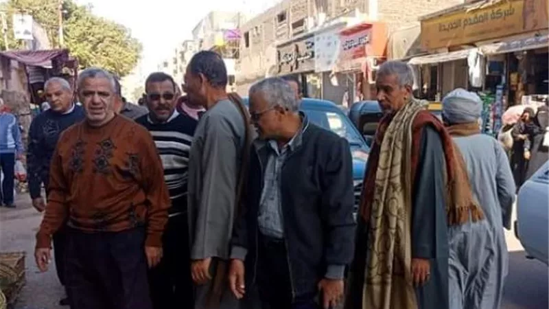استمرار حملات الاشغالات وضبط الأسواق فى سوهاج.. بالصور