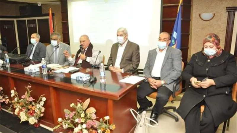 توزيع 100ألف أسطوانة مدمجة للتعريف بعمل الإقرارات الضريبة فى البحيرة.. بالصور