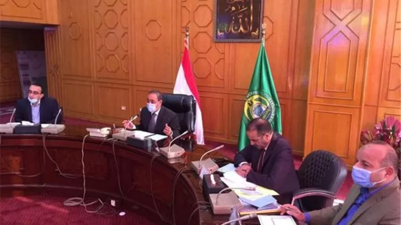 محافظ الإسماعيلية يوجه بإنهاء مشكلة الموظفين المنتدبين بين الوحدات الحكومية