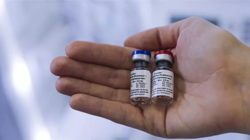 الباز يكشف: 4 أسباب دفعت مصر لاستيراد اللقاح الصيني ورفض الأمريكي