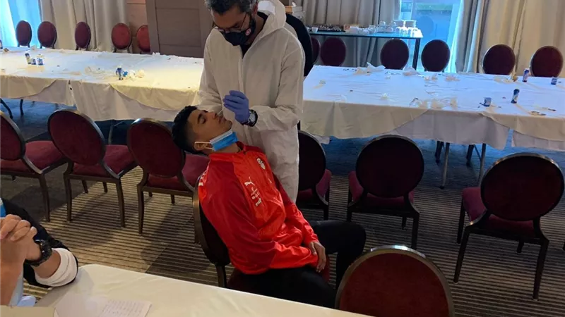 ربيع ياسين يطالب بإجراء مسحة فورية على جميع أعضاء بعثة المنتخب بتونس