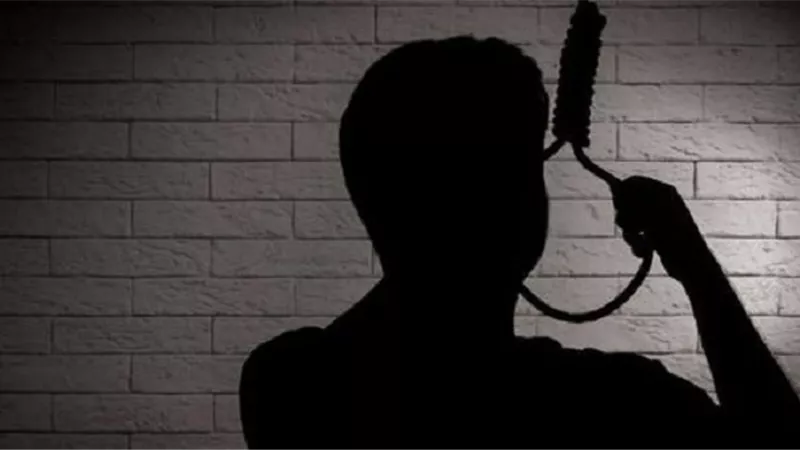 انتحار غواص حزنا علي انفصال زوجته الأجنبية