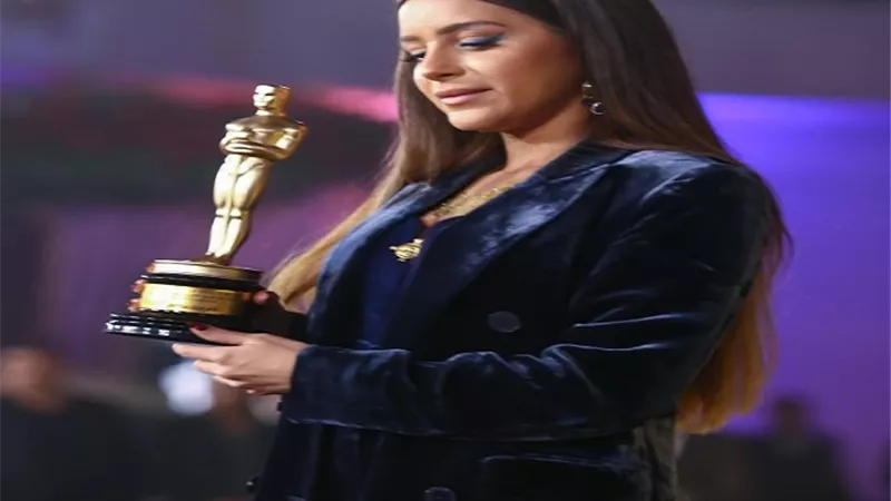 جميلة عوض أفضل ممثلة شابة بـمهرجان نجم العرب عن حكاية لازم أعيش بمسلسل إلا أنا