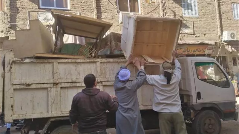 حملة مرافق بشوارع أرمنت جنوب غرب الأقصر