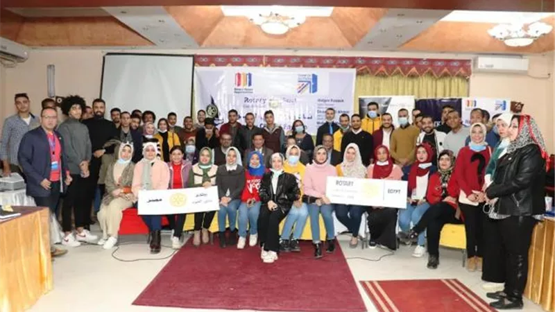روتارى الفيوم يكرم 16 معلم ومعلمة اجتازوا دورة تعليم لغة الإشارة.. بالصور
