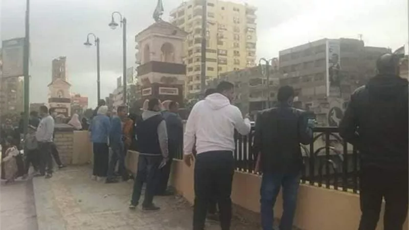 إنقاذ سائق توك توك .. حاول الانتحار غرقا لضبط مركبتة الغير مرخصة