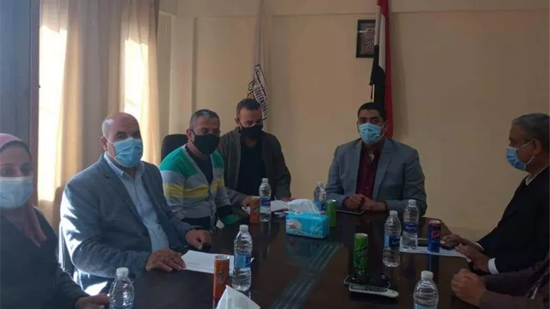 صرف منحة المولد النبوى الشريف ومنح رعاية صحية واجتماعية لـ 10 عمال بجنوب سيناء